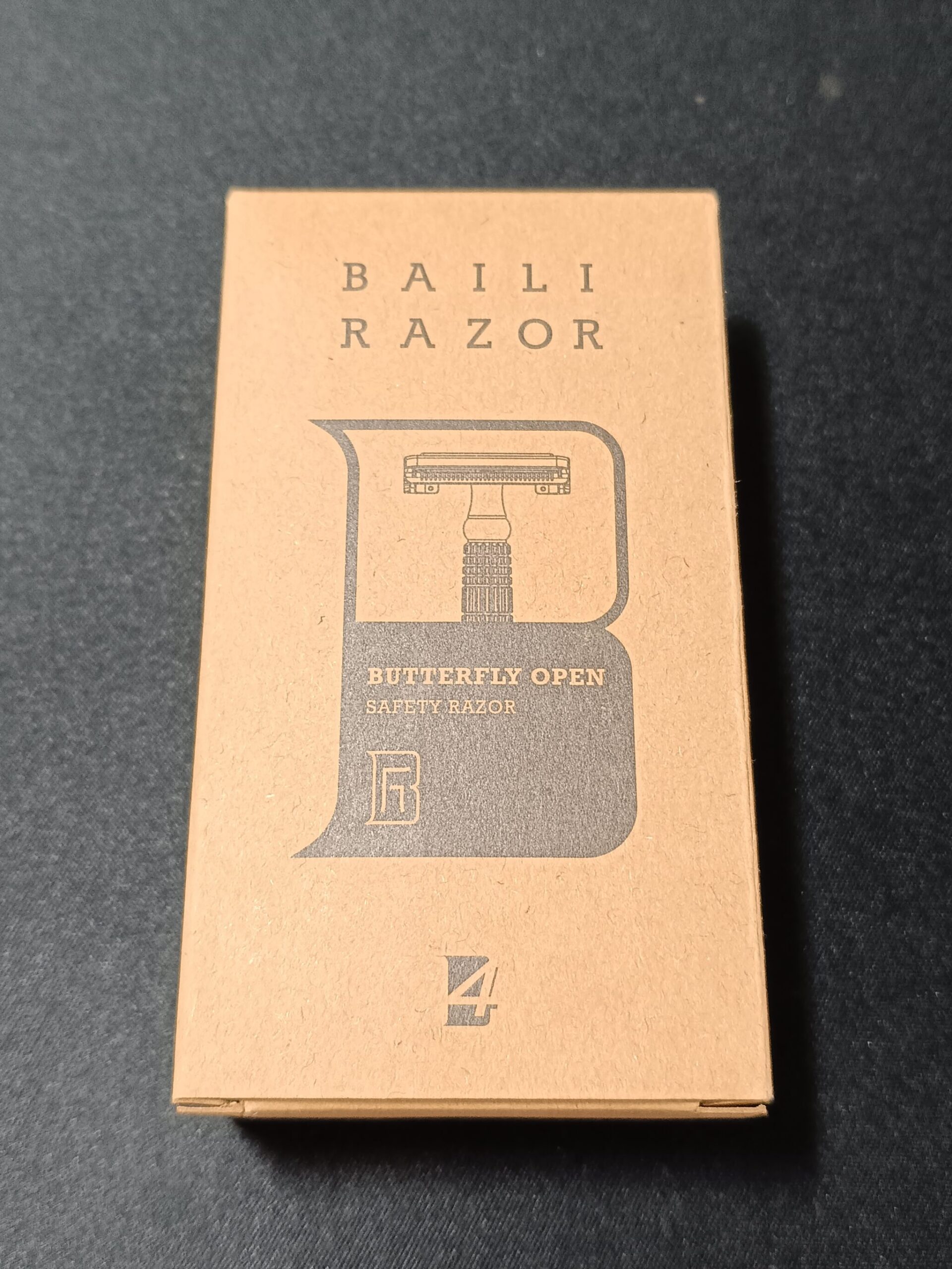両刃カミソリを初めて買って使ってみた「Baili BR179T」